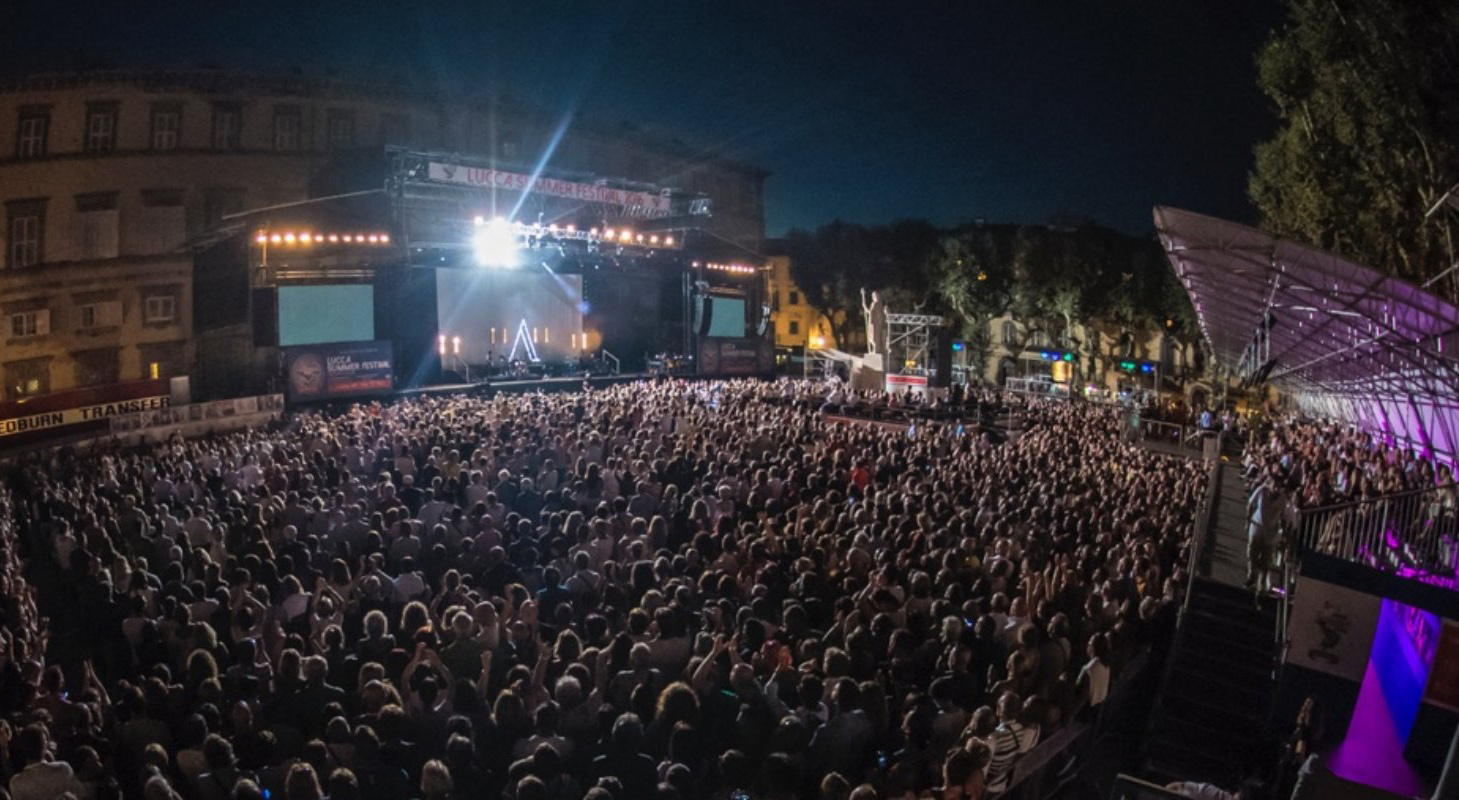 Martinelli Luce special partner of the Lucca Summer Festival: when design meets music!